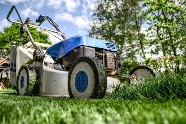 7 Tips on Maintaining a Lawn Mower
